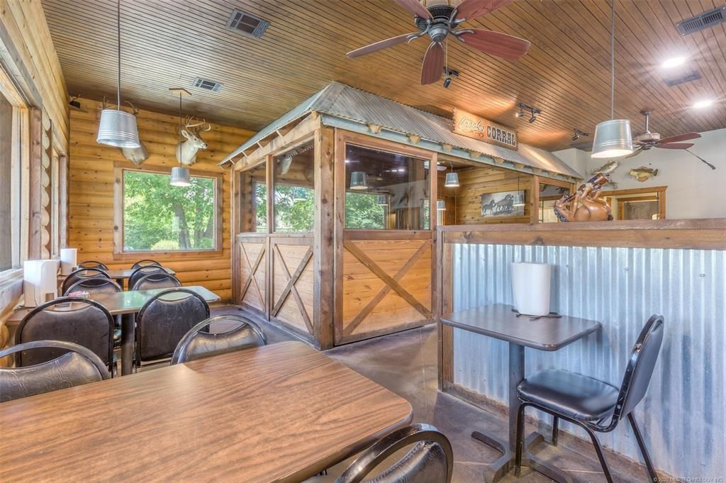 Runts BBQ: 1105 W Cherokee St, Wagoner, OK 74467